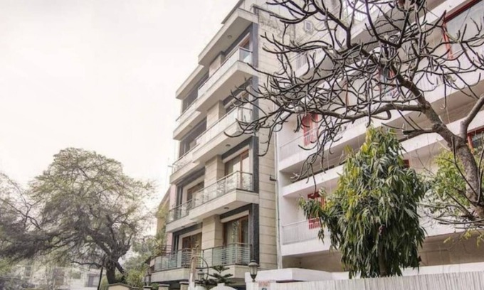Safdarjung Enclave Bed & Breakfast | PRIVATE ROOM IN SAFDARJANG ENCLAVE