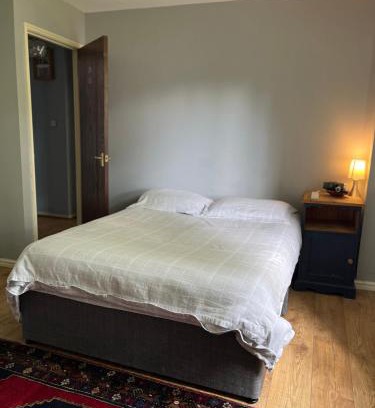 Templepatrick House | Private Room Near Airport, The Rabbit & Hilton Templepatrick Ideal for Spa, Weddings & Stopovers