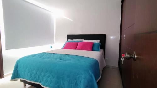 Bucaramanga Apartment | Private Room with Bathroom in Furnished Apartment - La Concordia, Bucaramanga