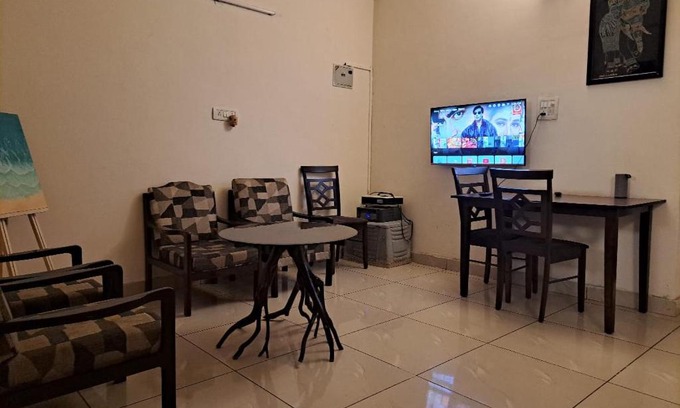 Gurugram House | Private room with Sky Garden in Green Bacchus by Walias