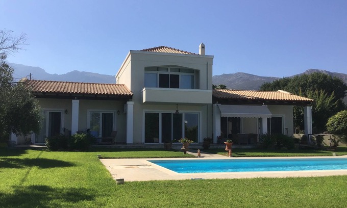 Amaniou Villa | Private rooms in villa