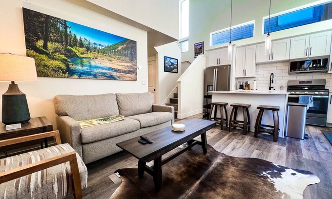 Whitefish House | Private Sauna, Pool/Hot Tub/Gym, 2 Bed/2 Bath, Sleeps 6