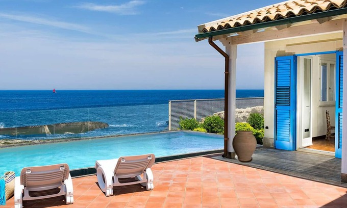 Augusta Villa | Private seafront villa with swimming pool