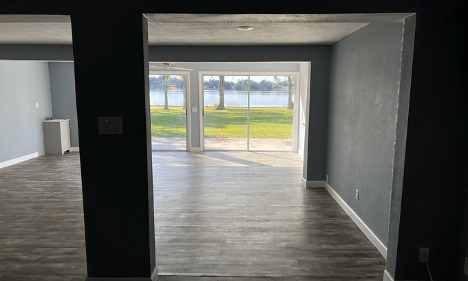 Lake Magdalene House | Private Ski Lake House in heart of Tampa