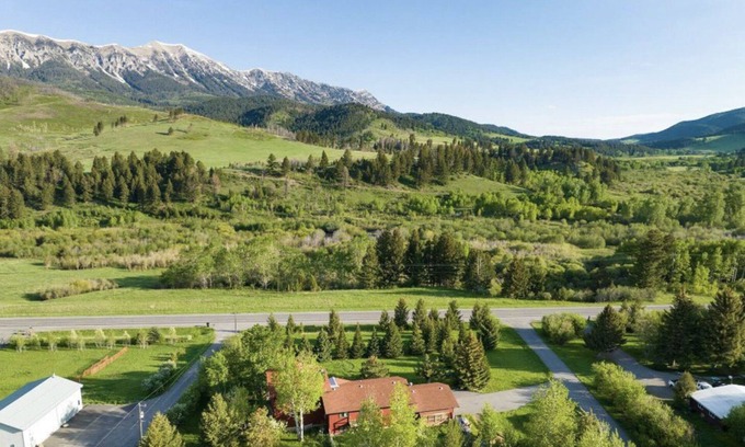 Bozeman House | Private Ski & Wellness Retreat Bridger Canyon