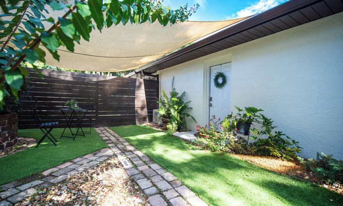 Lakeland Apartment | Private Studio Suite