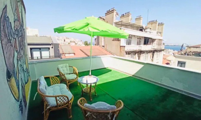 Karakoy Apartment | ★PRIVATE TERRACE ★UNIQUE VIEWS★ NEAR GALATA TOWER
