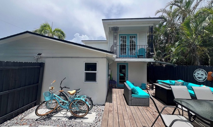 Sunset Beach House | Private Treasure Island Getaway Sleeps 6 Walk to Beach Includes Golf Cart