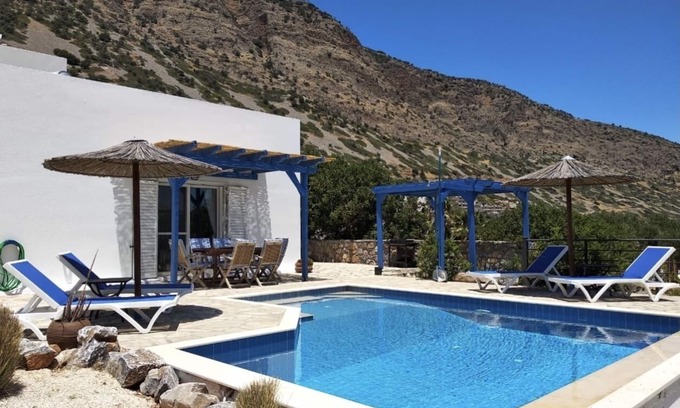 Elounda Villa | Private two bedroom villa, just 750 metres from Plaka, pool, garden, great views