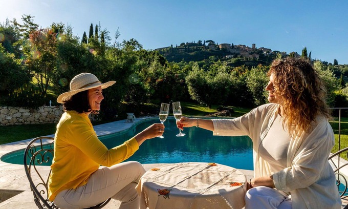 Montepulciano Villa | Private Villa with private pool, WIFI, A/C, hot tub, TV, patio, pets allowed, panoramic view