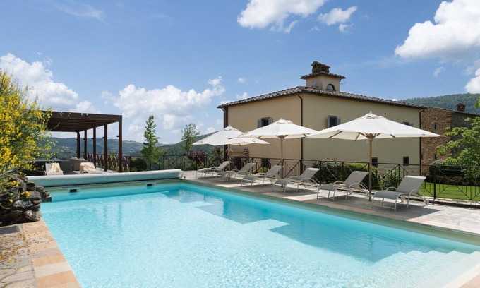 Subbiano Villa | Private Villa with hot tub, A/C, WIFI, private pool, TV, patio, panoramic view, close to Arezzo
