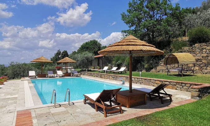 Castiglion Fiorentino Villa | Private Villa with WIFI, A/C, private pool, TV, pets allowed, panoramic view, close to Cortona