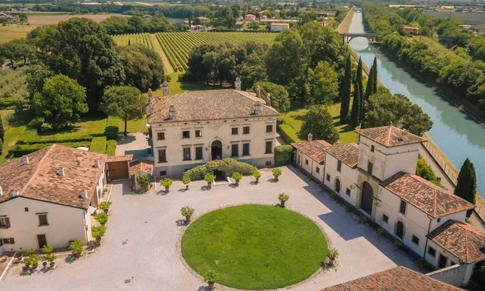 Bussolengo Villa | Private villa with swimming pool in Veneto