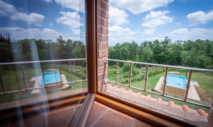 Sinalunga Villa | Private Villa with private pool, A/C, WIFI, TV, patio, panoramic view, close to Montepulciano
