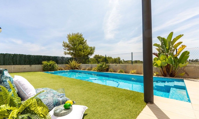 Riumar Villa | Private Villa with private pool, WIFI, A/C, TV, patio, pets allowed, panoramic view, parking