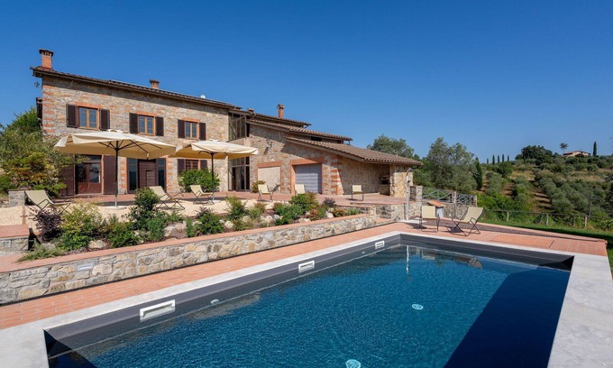 Castelnuovo Berardenga Villa | Private Villa with WIFI, A/C, private pool, TV, patio, pets allowed, panoramic view, parking