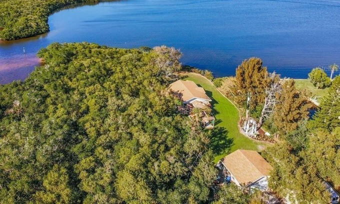 Southside Rural Community Cottage | Private Waterfront Home - Direct Access to Tampa Bay