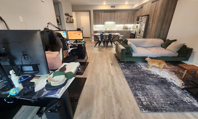 West Oakland Condo | Private Zen Den in Shared Condo: Fast WiFi, AC, Direct Bus to BART & SF