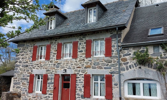 Curieres House | Proche Laguiole - Maison au Calme - vue Imprenable