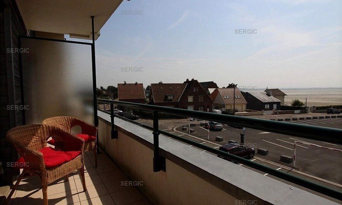 Le Crotoy Apartment | Professional ad - In a beautiful residence facing the sea