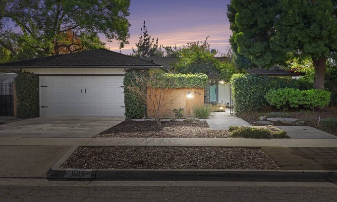 Fresno House | Professionally cleaned home in one of Fresno's most storied neighborhoods