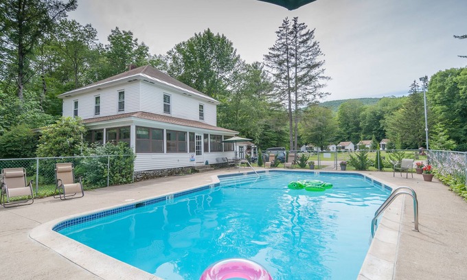 Lincoln Hotel | Profile Motel & Cottages