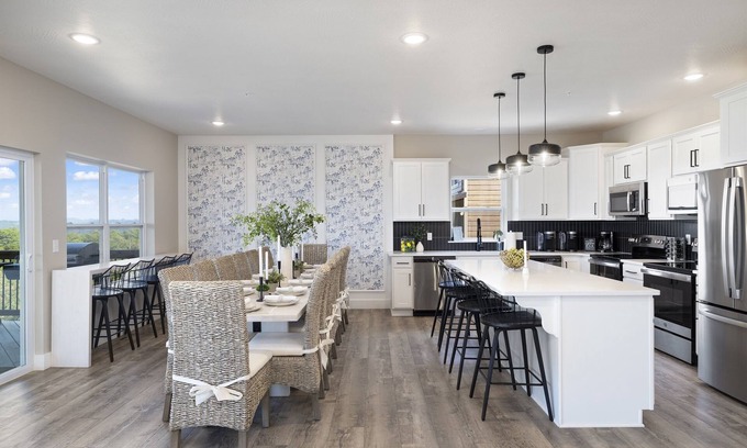 Kimberling City House | PROMO 10% OFF Indoor - Outdoor Pools! Lazy River! Lux Lake Views!/Hot Tub!