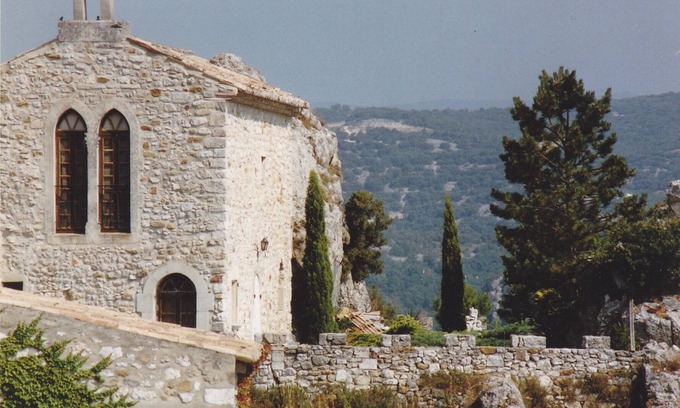 Aigueze House | PROMO!-10% Old restored chapel from the 12th century overlooking the Ardèche.
