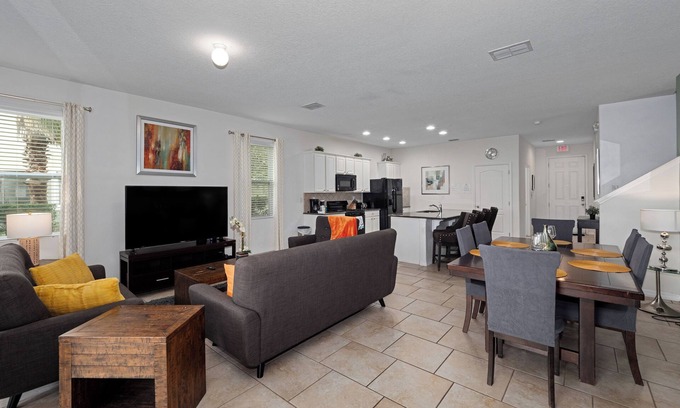 Loughman House | PROMO Charming 5BR Townhome, Pool, Resort - by Blue Sky Villas