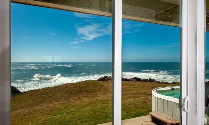 Depoe Bay Condo | Promo! Oceanfront Condo with Private Hot Tub, Indoor Pool, Wifi and HDTV!