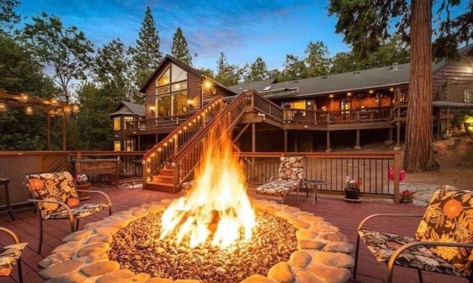 Sonora House | Prospector's Paradise - your resort destination in Sonora - Twain Harte!