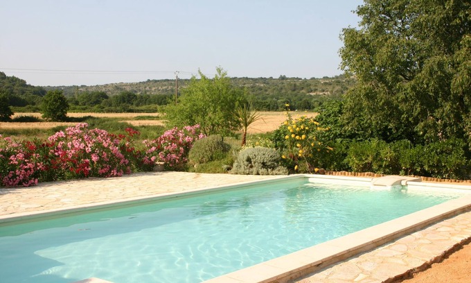 Belvezet House | Provencal farmhouse renovated with air-conditioned rooms and superb view not overlooked
