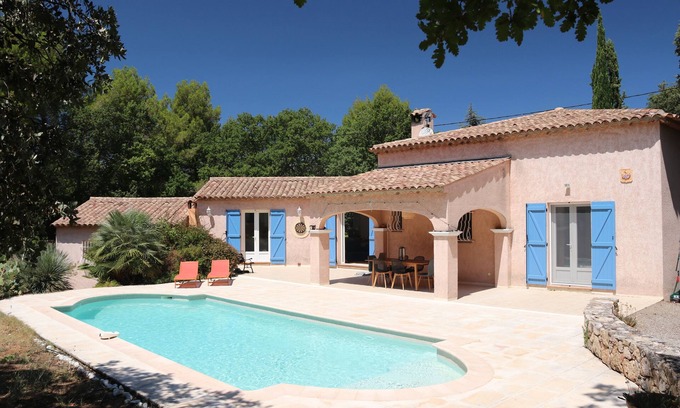 Moissac-Bellevue Villa | Provençal villa with pool on a large property in a quiet setting.