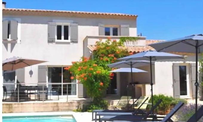 Croagnes Villa | Provence Mon Amour is located close to the authentic village St Saturnin les Apt
