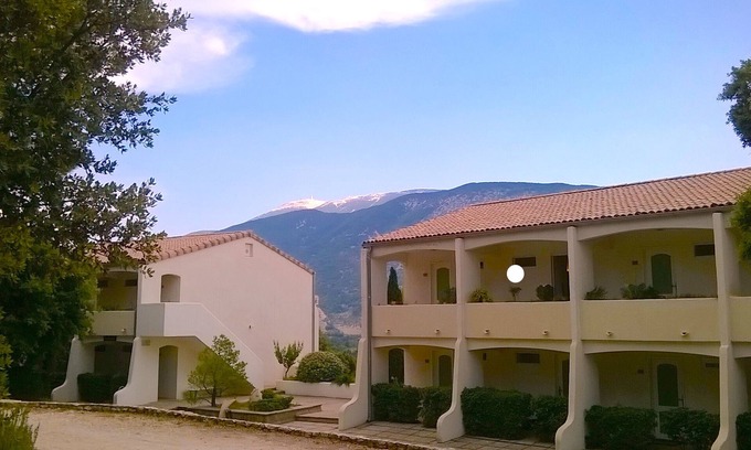 Mollans-sur-Ouveze Apartment | Provence. Mont-Ventoux. Panoramic apartment with swimming pool.