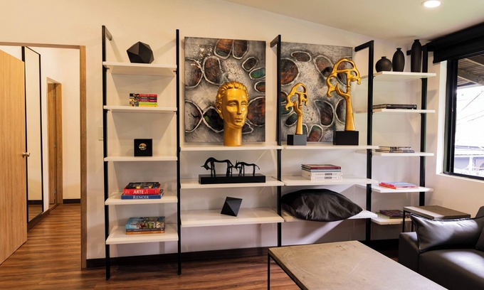 Zona Rosa Apartment | Provenza 2-Bedroom apt. with AC and WiFi half a block from Parque Lleras