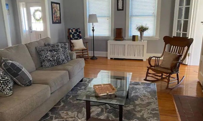 Columbia House | Providence House