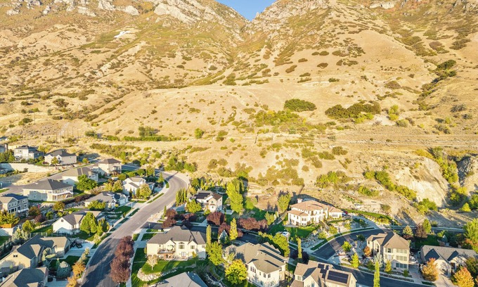 Foot Hills House | Provo Peaks- 30+ day stays