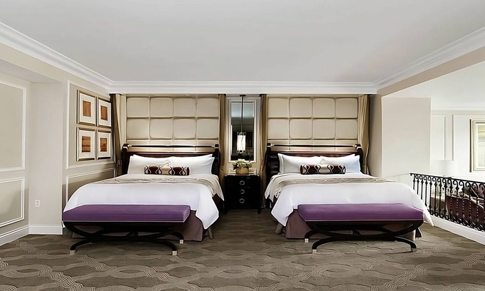 Las Vegas Hotel | Proximity at its Best! 3 Relaxing Units, Onsite Pool, Near Fremont Street!