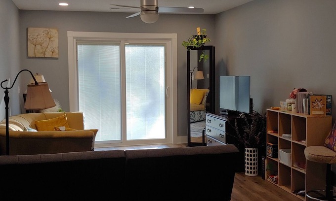 Crisp House | Proximity to ECU games, tasty restaurants; A quite, tucked away neighborhood