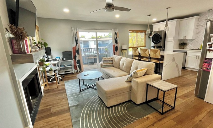 Midway-Pacific Highway Condo | Pt Loma Condo - Across from Pechanga Arena and Central to Beaches and Downtown