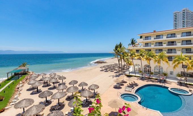 Puerto Vallarta Resort | Puerto Vallarta beach resort in the hotel zone - available Christmas 2025