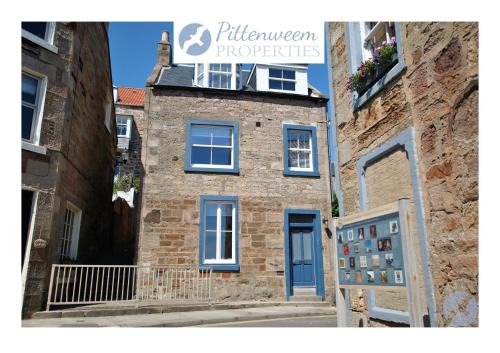 Anstruther House | Puffin House- stylish home by the sea