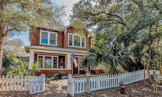 Cape Fear Station House | Pura Vida | 5 Bed, 4 Bath