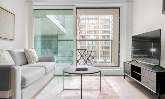 West Kensington Apartment | Purpose Bulit Kensington 1BR w/Balcony, 5 mins to Tube, by Blueground