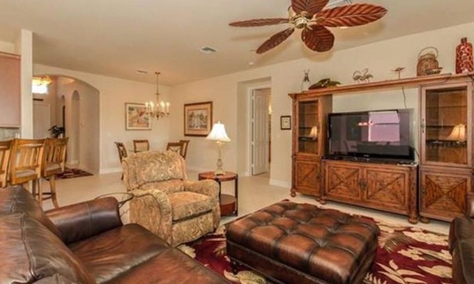 Botanica Lakes House | 🦩Put Some Sparkle in Your Smile On Sparkleberry Drive...Snowbirds Welcome!🦩