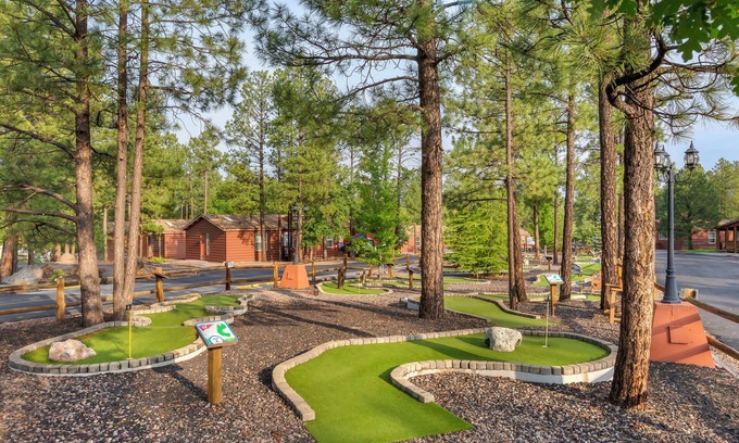 Pinetop Hotel | PVC at The Roundhouse Resort