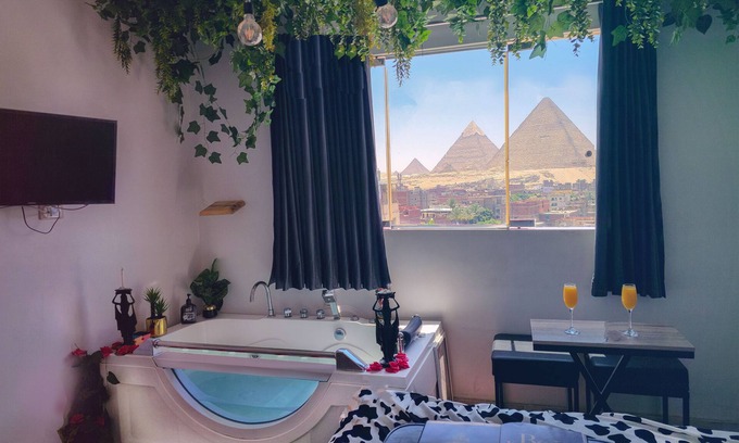 Kafrat al Jabal Apartment | Pyramids Icon Jaccuzi with pyramids view