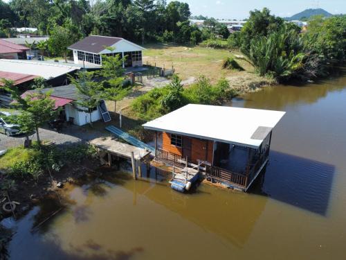 Kampung Laut Other | Qimmy Riverside Floating Cabin