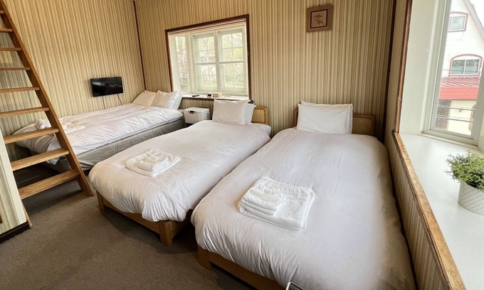 Kitaazumi-gun Cottage | Quad Room / Kitaazumi-gun Nagano